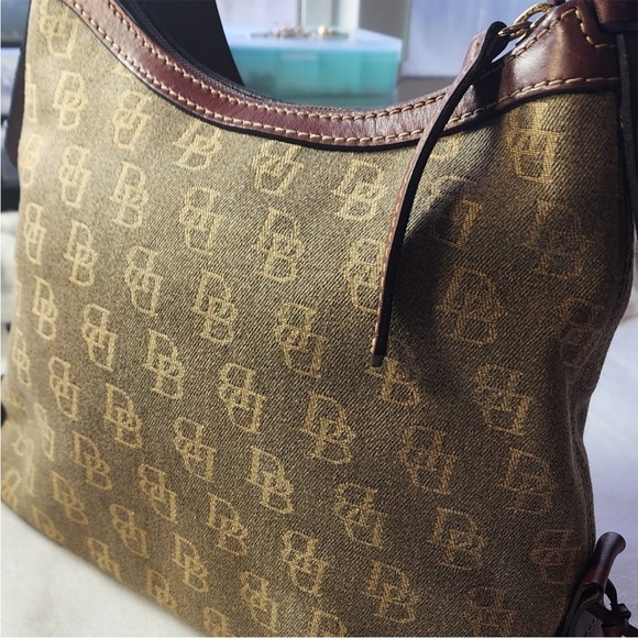 Dooney & Bourke Signature Anniversary Canvas & Leather Hobo Bag Like New - Picture 9 of 15